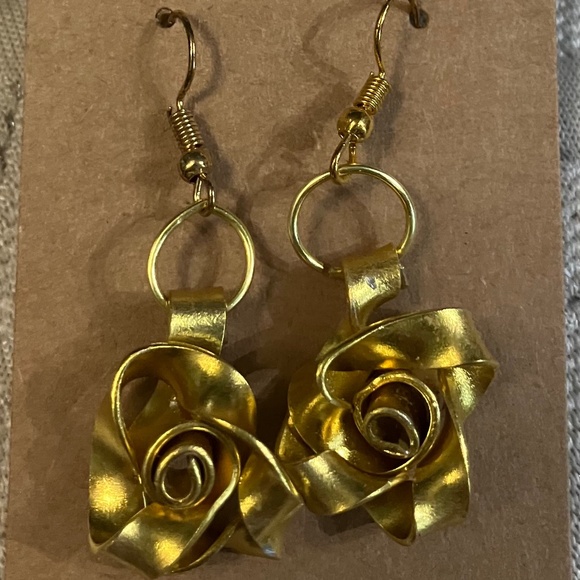 HANDMADE ROSE EARRINGS - Picture 1 of 1